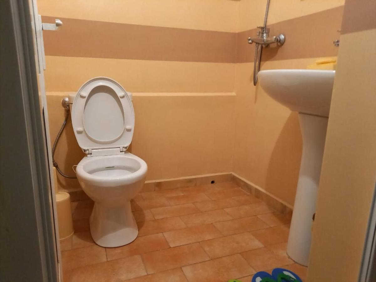 Manthoguesthouse Gjirokastra Zewnętrze zdjęcie