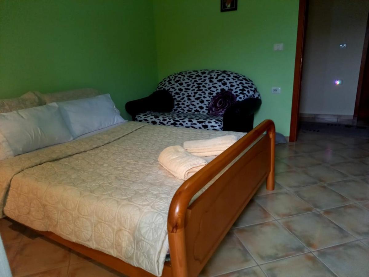 Manthoguesthouse Gjirokastra Zewnętrze zdjęcie