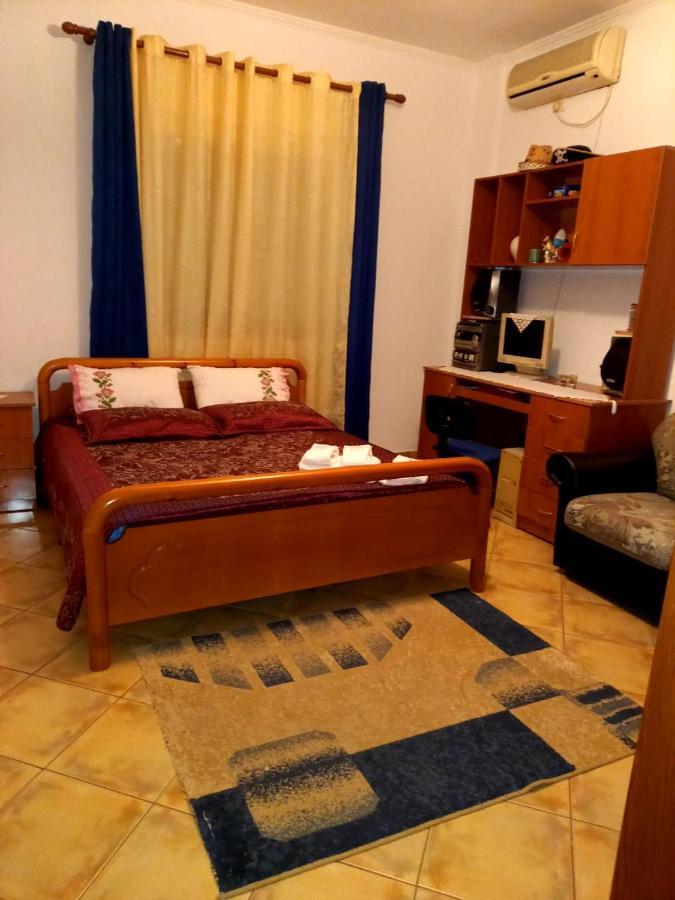 Manthoguesthouse Gjirokastra Zewnętrze zdjęcie
