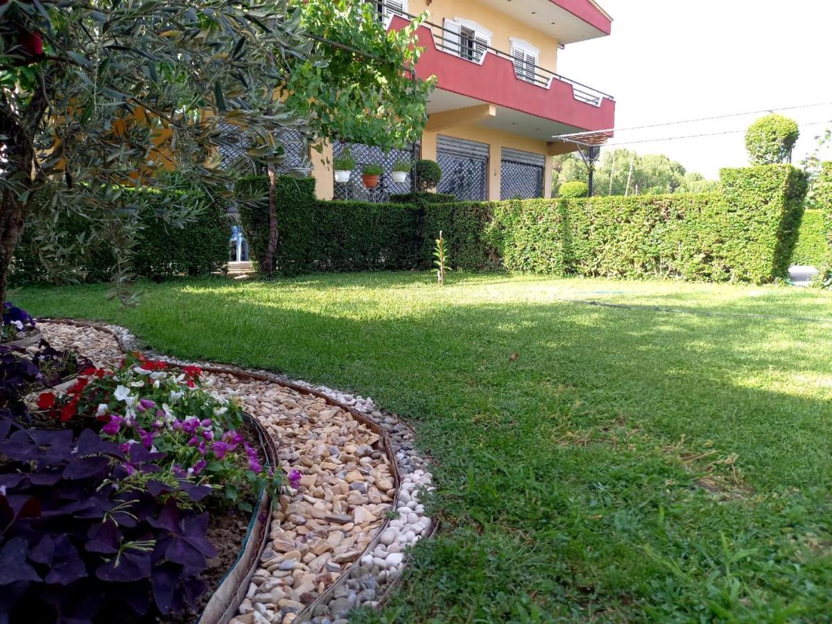 Manthoguesthouse Gjirokastra Zewnętrze zdjęcie