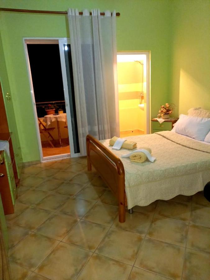Manthoguesthouse Gjirokastra Zewnętrze zdjęcie