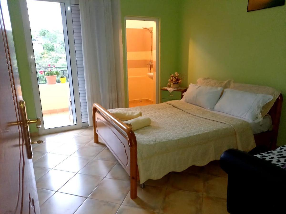 Manthoguesthouse Gjirokastra Zewnętrze zdjęcie